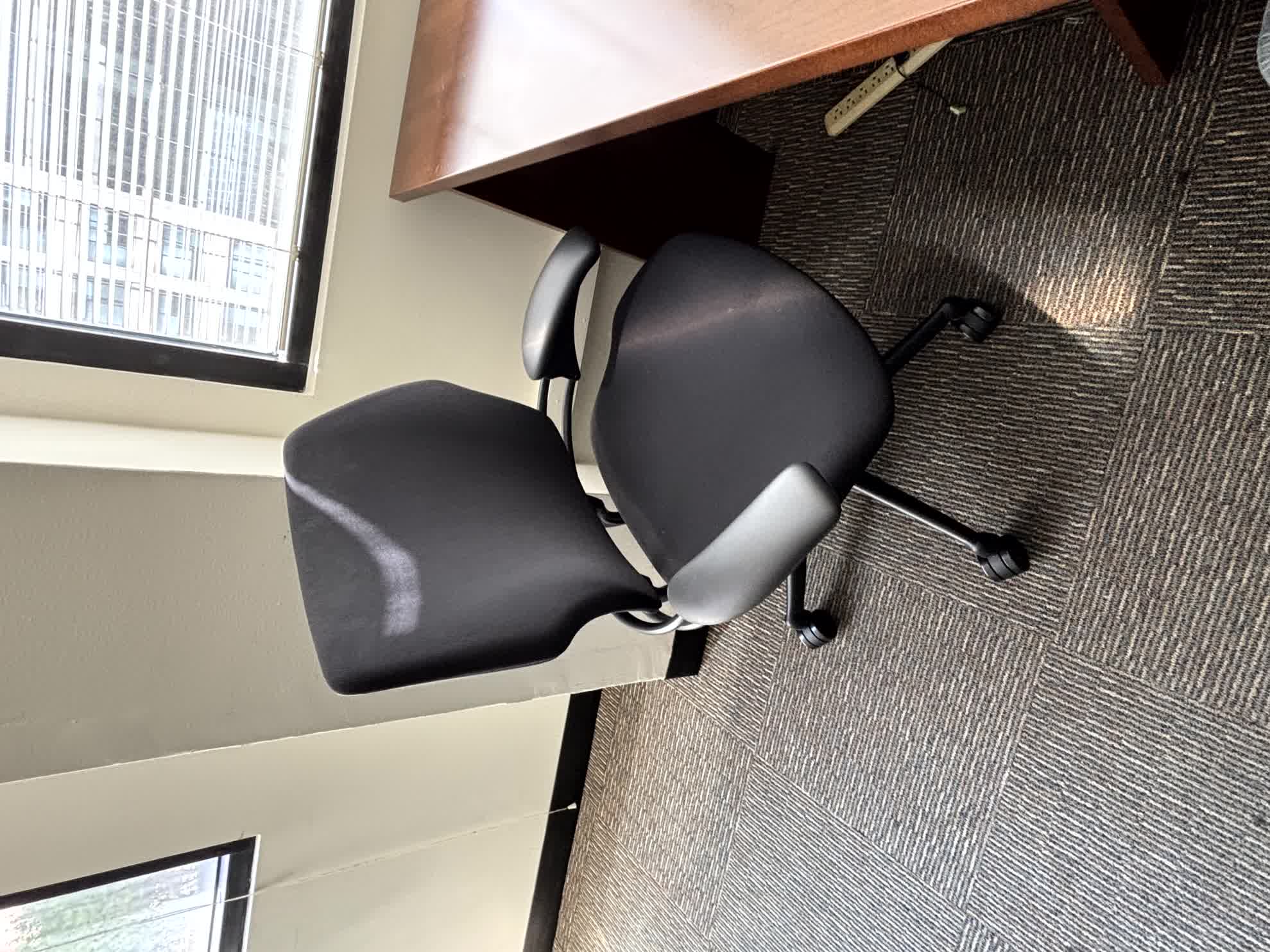 Adj Chair (Arm)