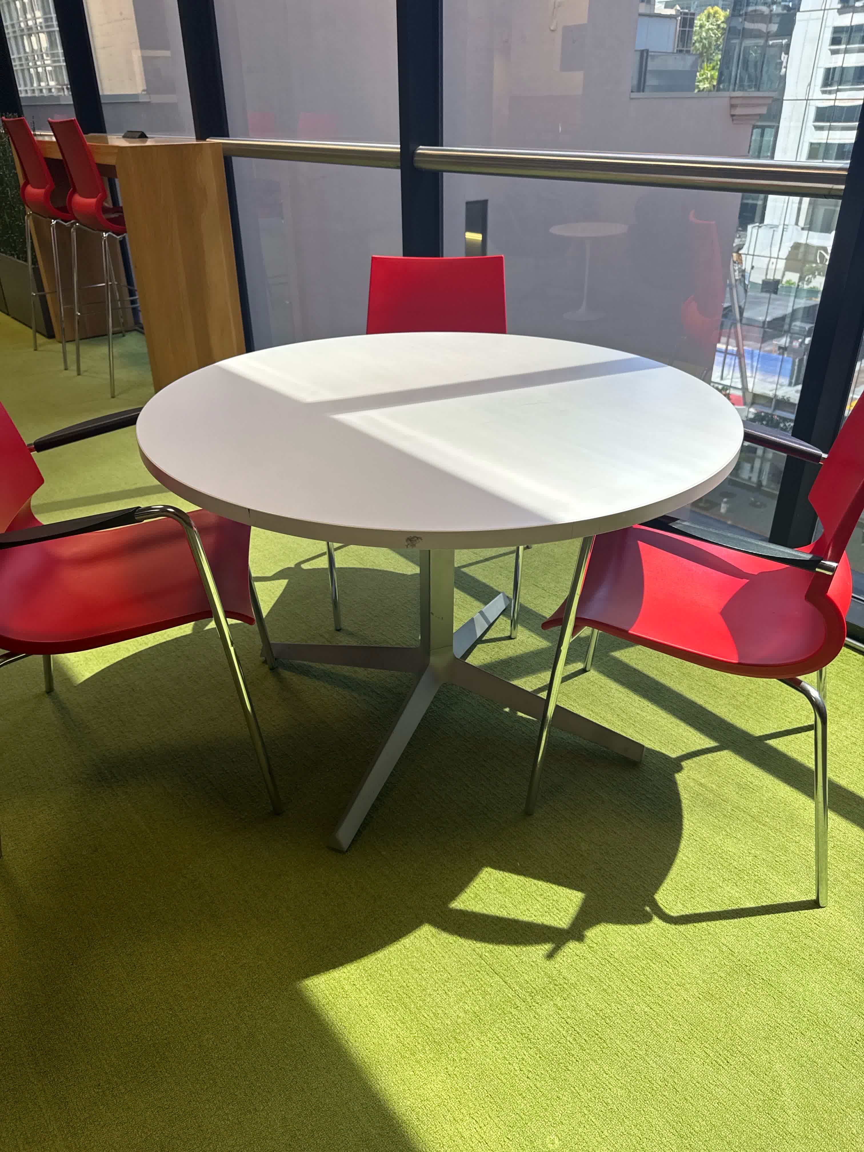 Round Table