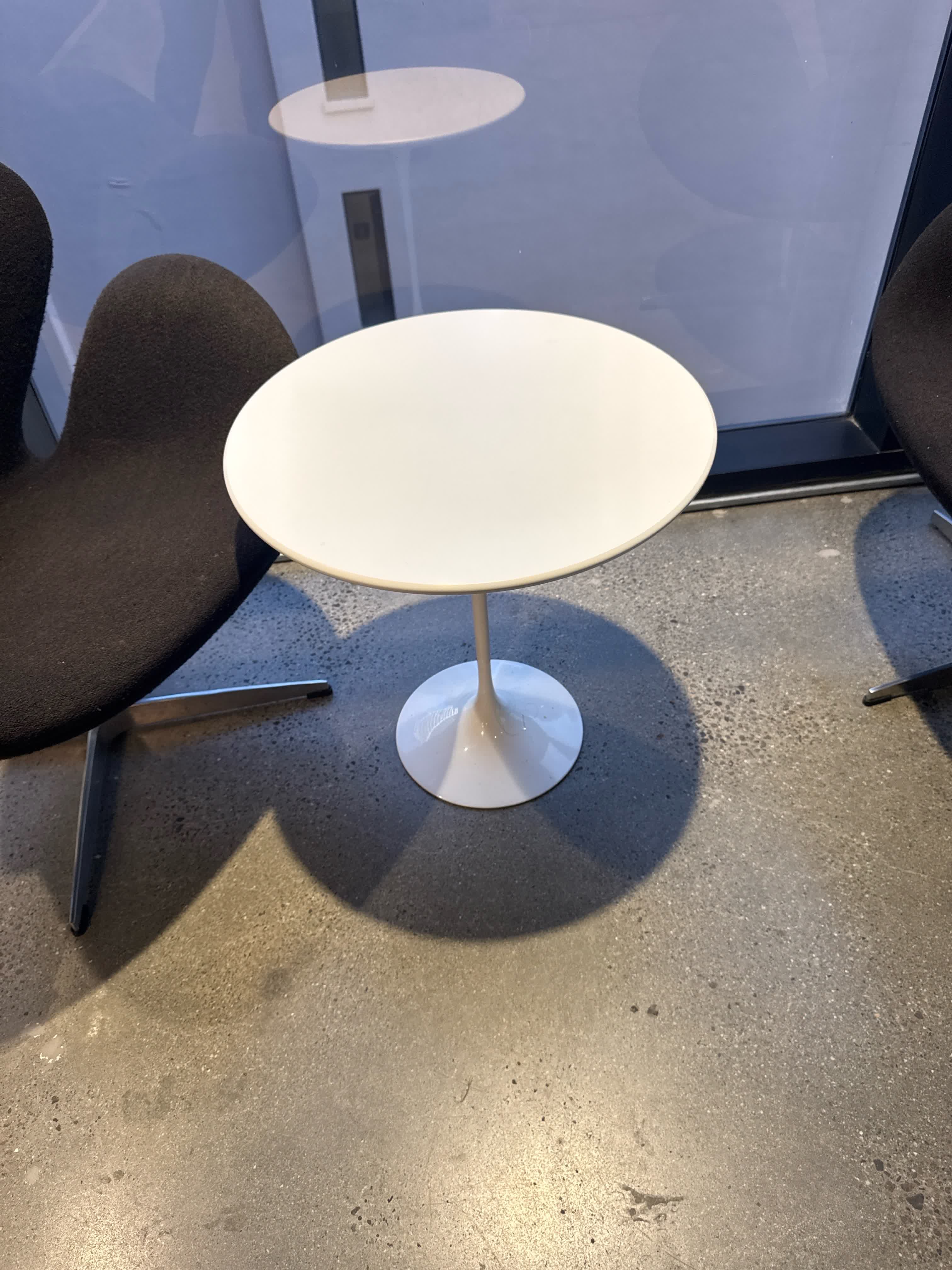 Round Ped. Table