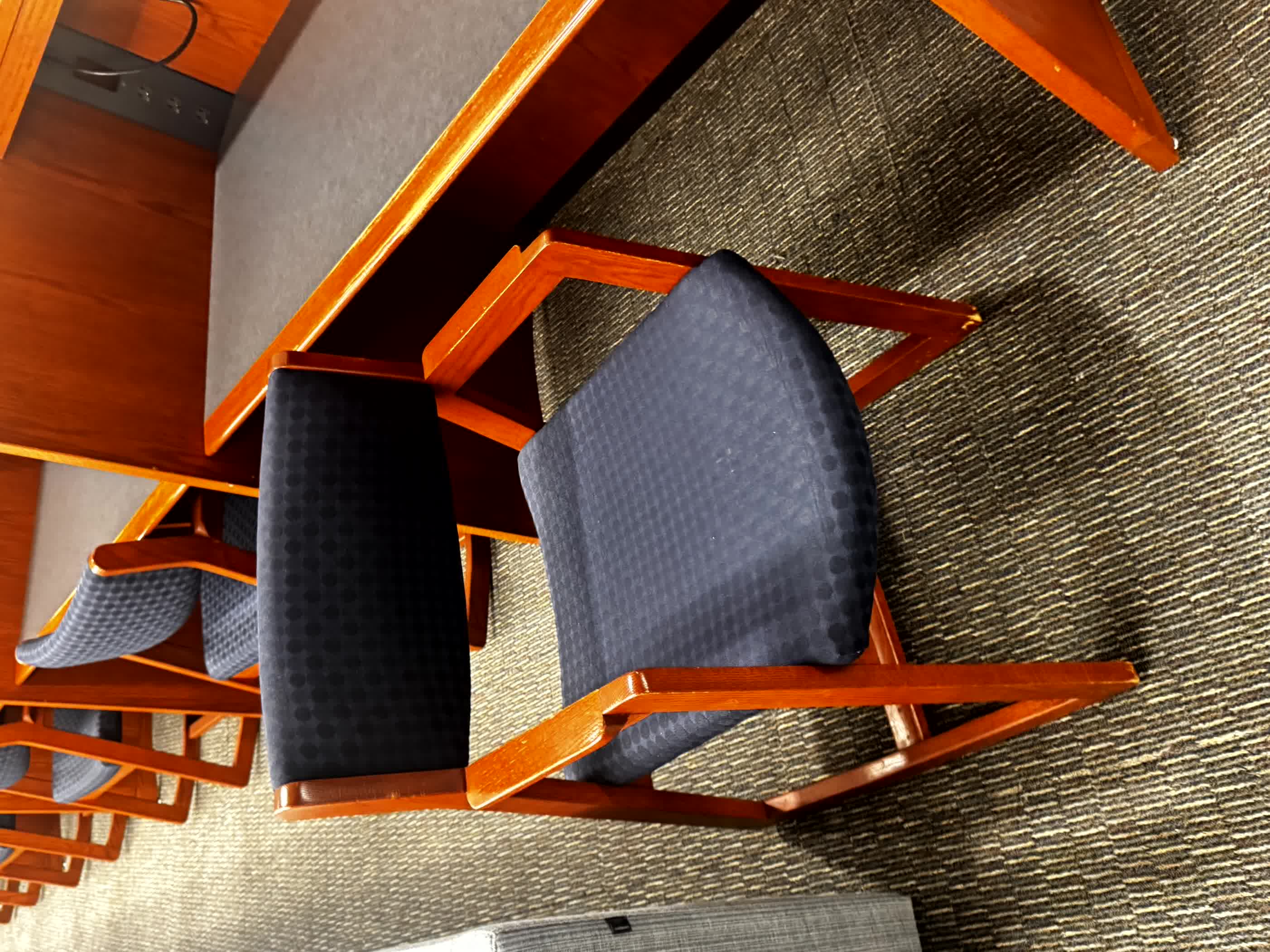 2 Posotion Chairs
